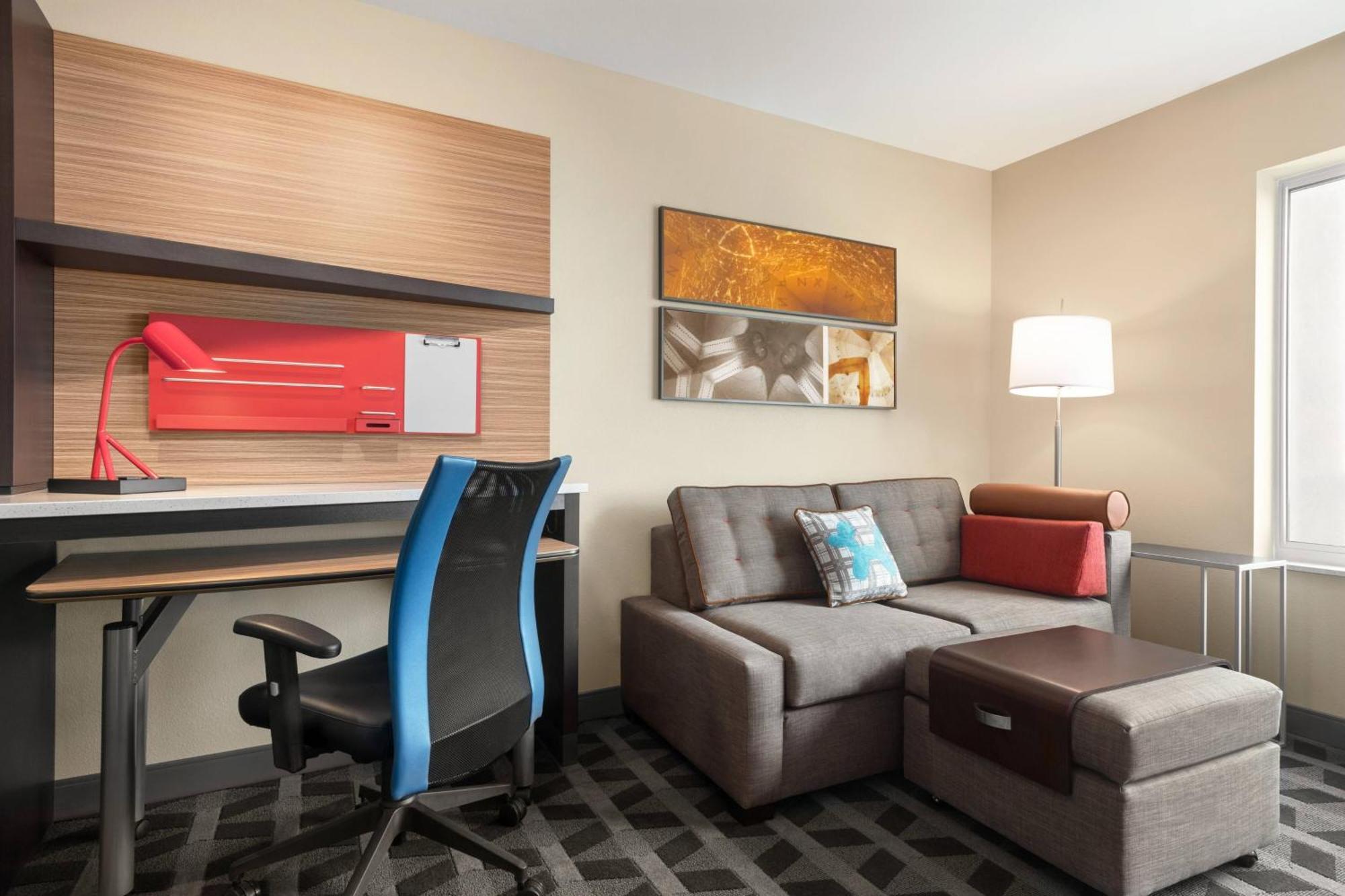 Towneplace Suites By Marriott Janesville Exterior foto